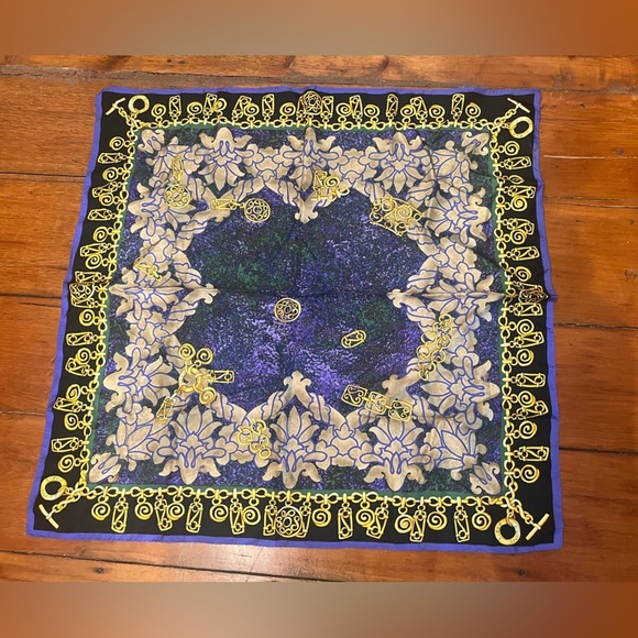 Celine EUC silk large scarf blue green gold chain motif - Picture 1 of 9